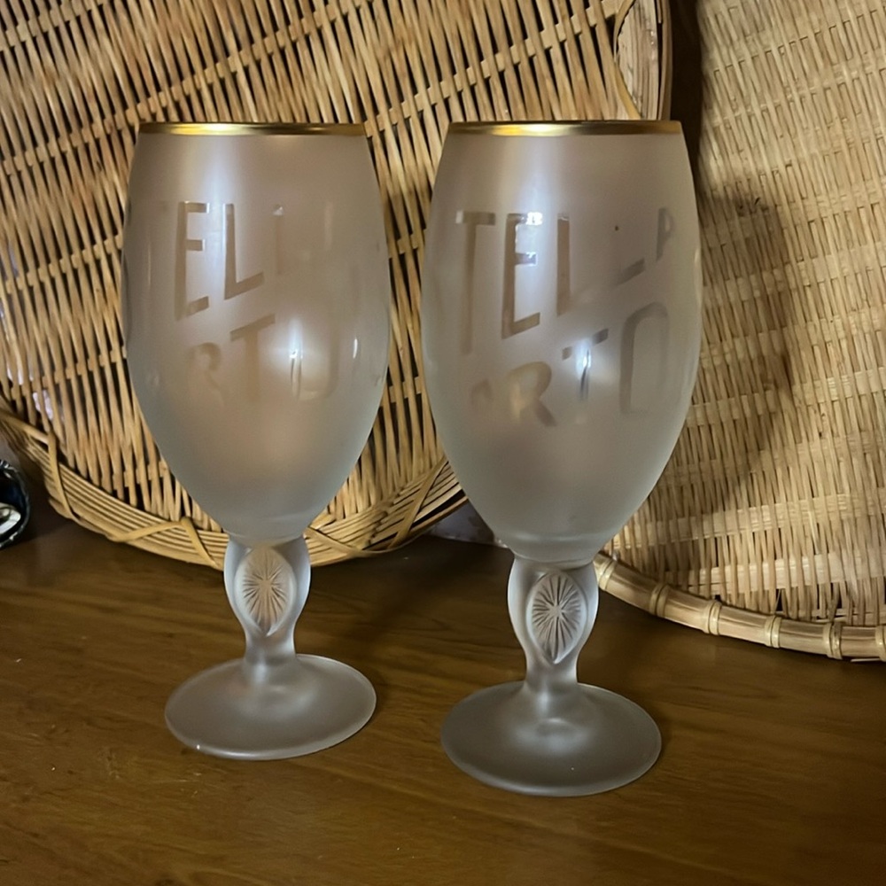😄Frosted Stella Artois beer glasses set of 2